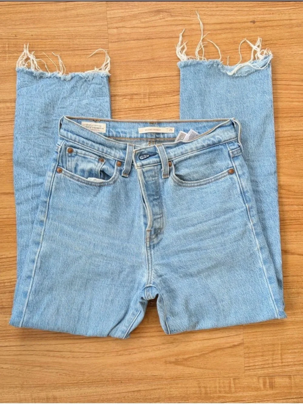 Levi's Light Blue Denim Jeans - Picture 1 of 4
